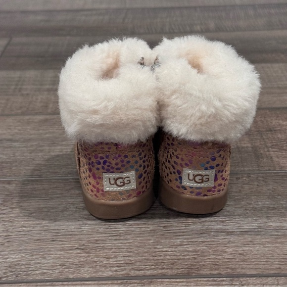 Ugg Jorie Spots Metallic Rainbow Shimmering Lined Sheepskin Boot Baby SZ 4/5 EUC - Picture 8 of 14